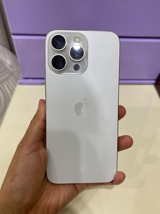 Продается 15 pro max 256г в отлично состоянии, ни одной царапины