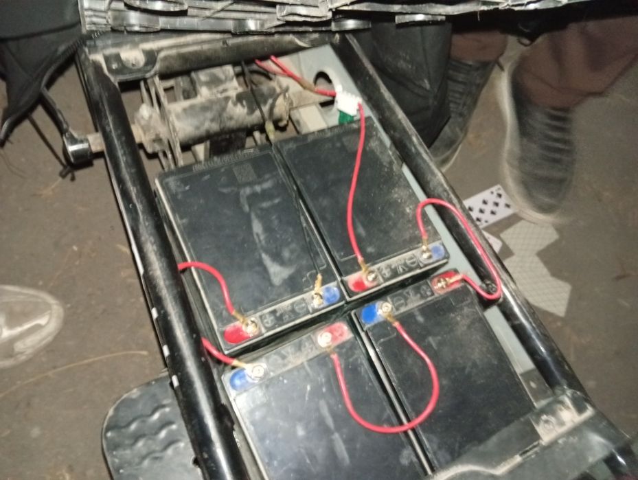 Прадаю акум срочно