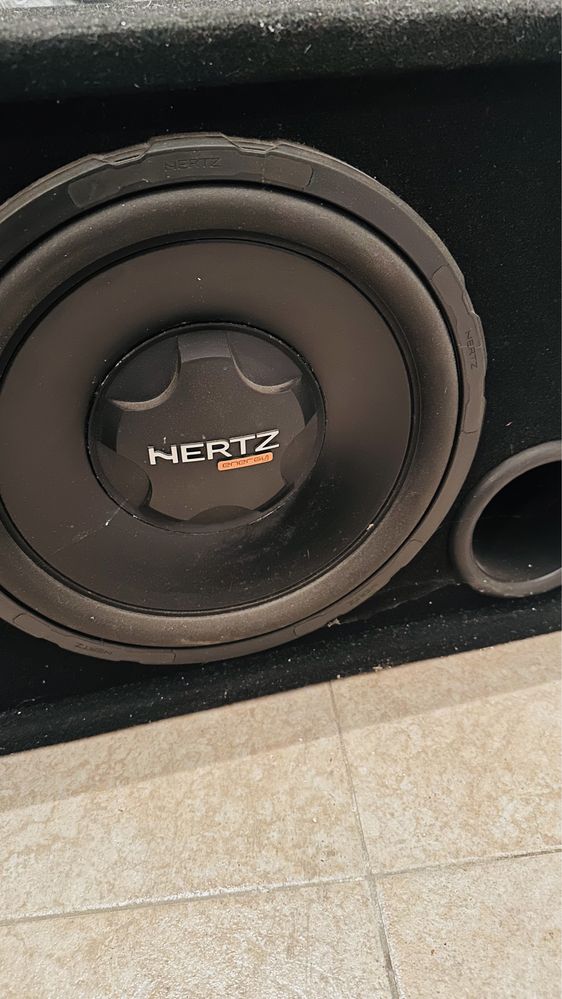 Бас каса Hertz 350W RMS