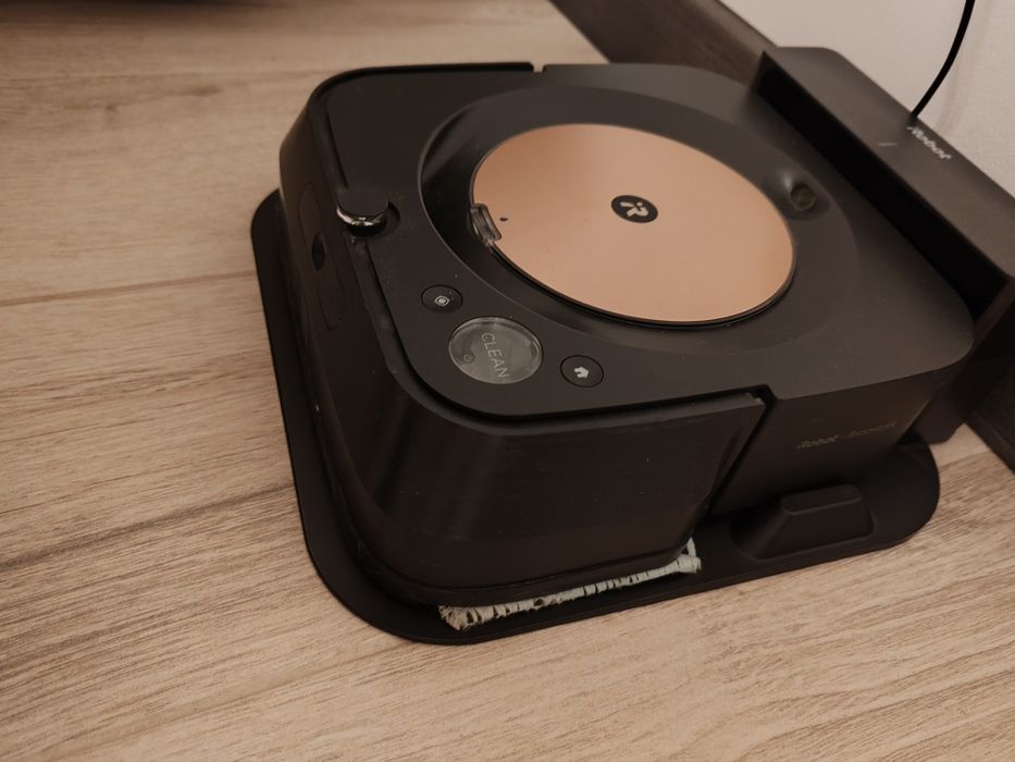 Mop irobot brava jet m6 ca nou, impecabil la cutie cu toate accesoriil
