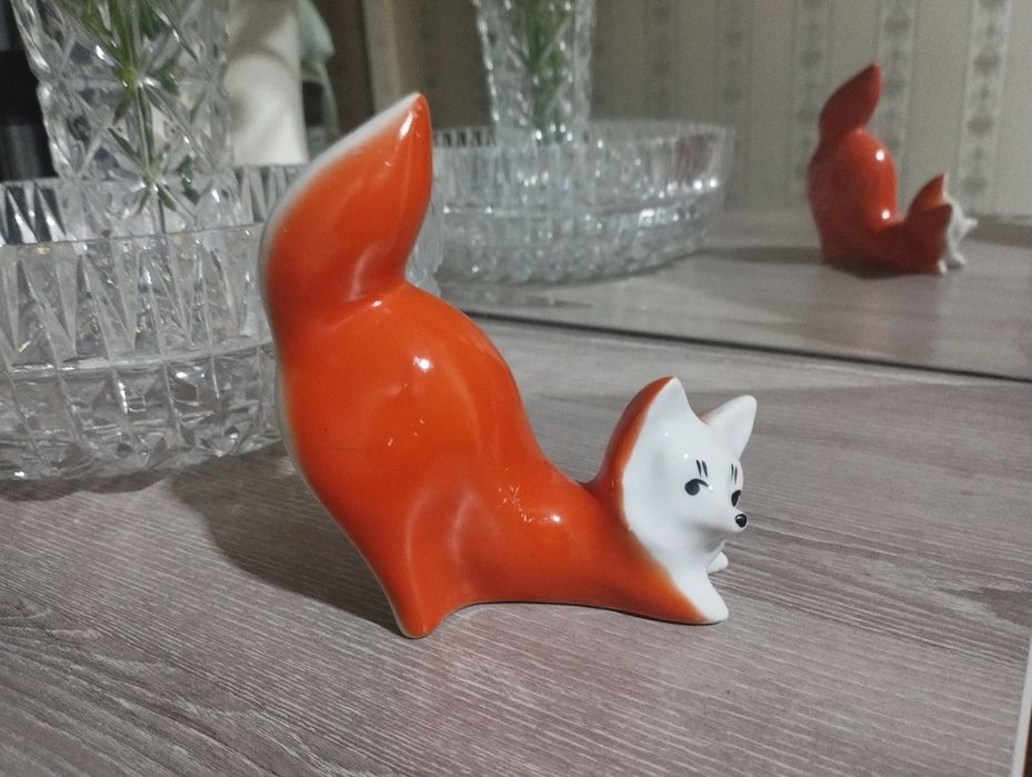 Фарфоровая статуэтка Лисенок
