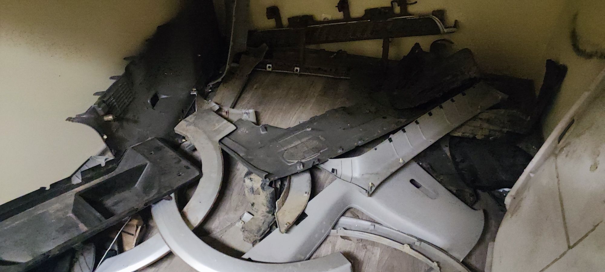Части за джип MITSUBISHI