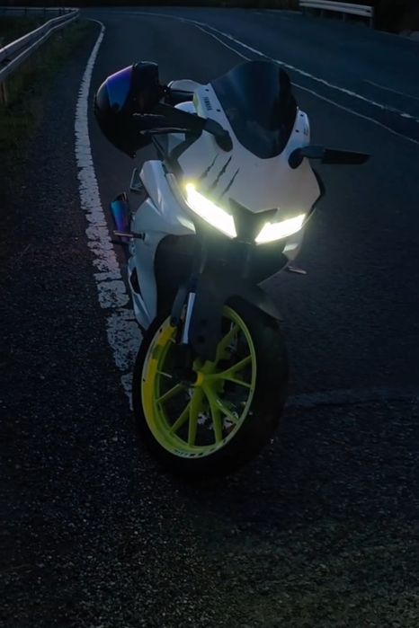 Yamaha yzf r125 2020 competition white
