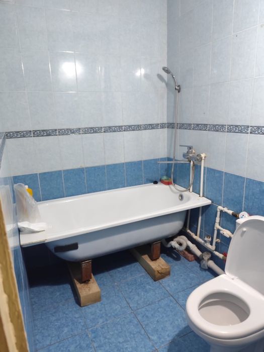 Сдаётся 2х комнт квартира цена 60 тсч+ком услуга 60 000 тг.