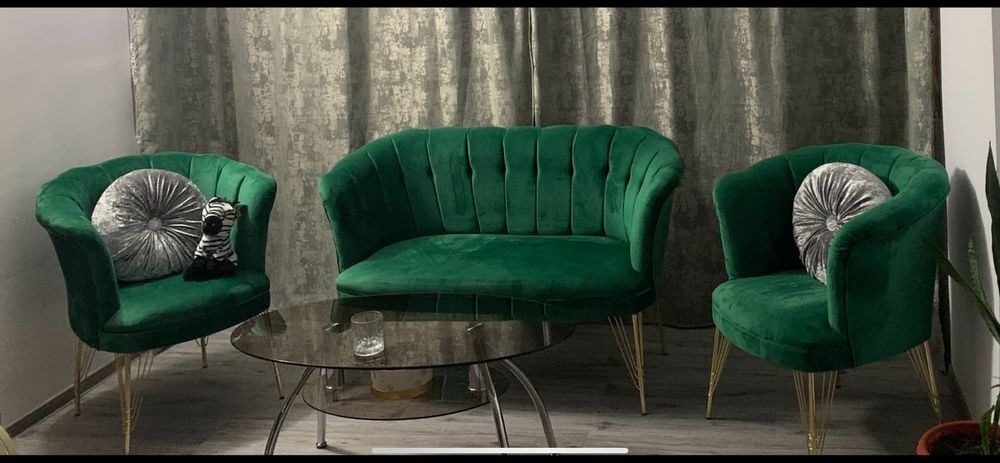 Set 2+1 o băncuță si 2 fotoli  arata 9/10