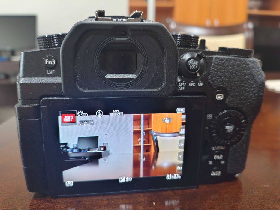 Panasonic G90+ Meike 12-T2.2 cinematic