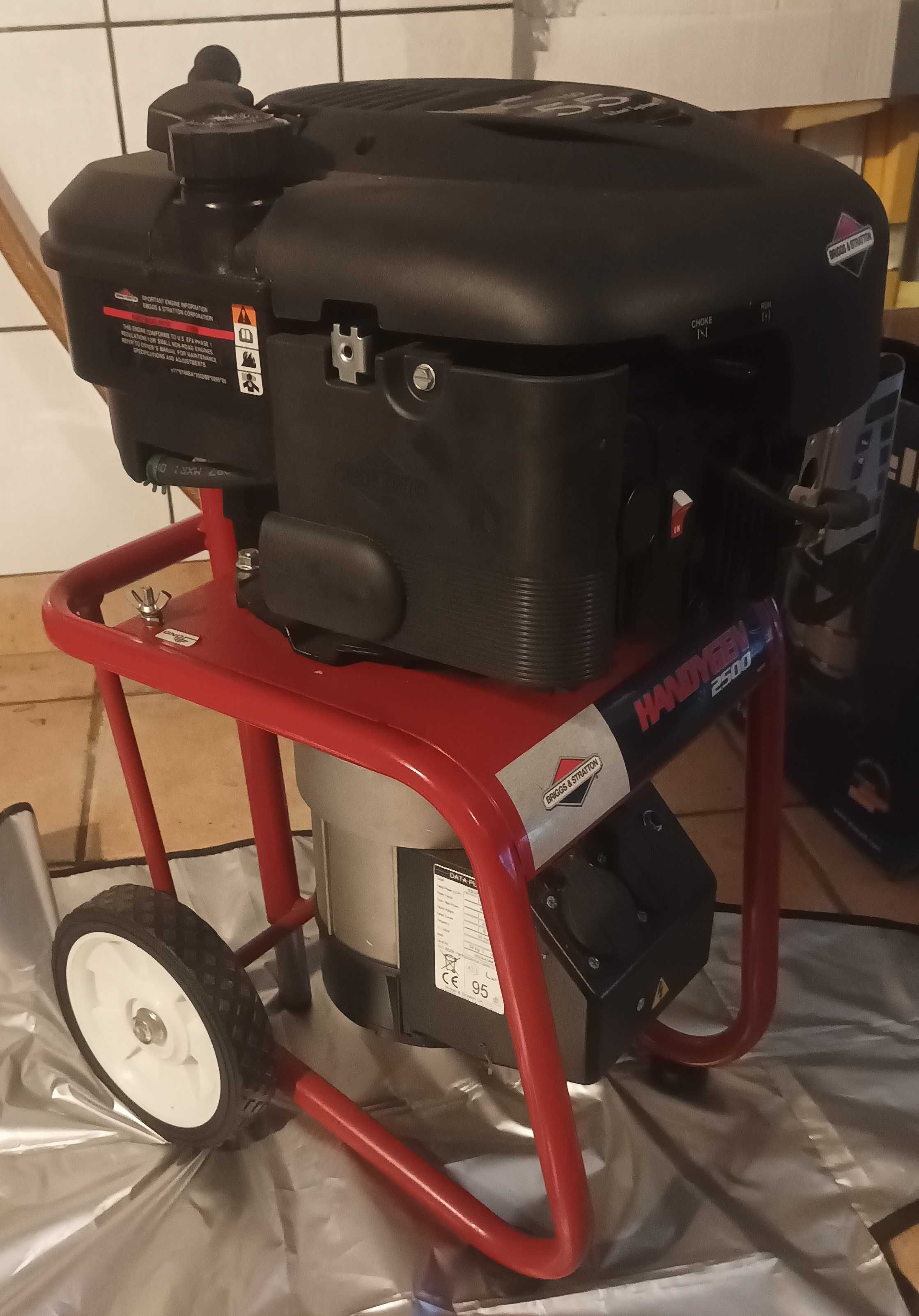 Generator Briggs & Stratton 2,4 KVA portabil benzina nou