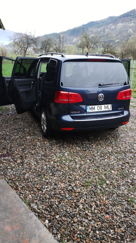 Vând vw Touran 2.0 tdi 2011 103 kw 140 cp