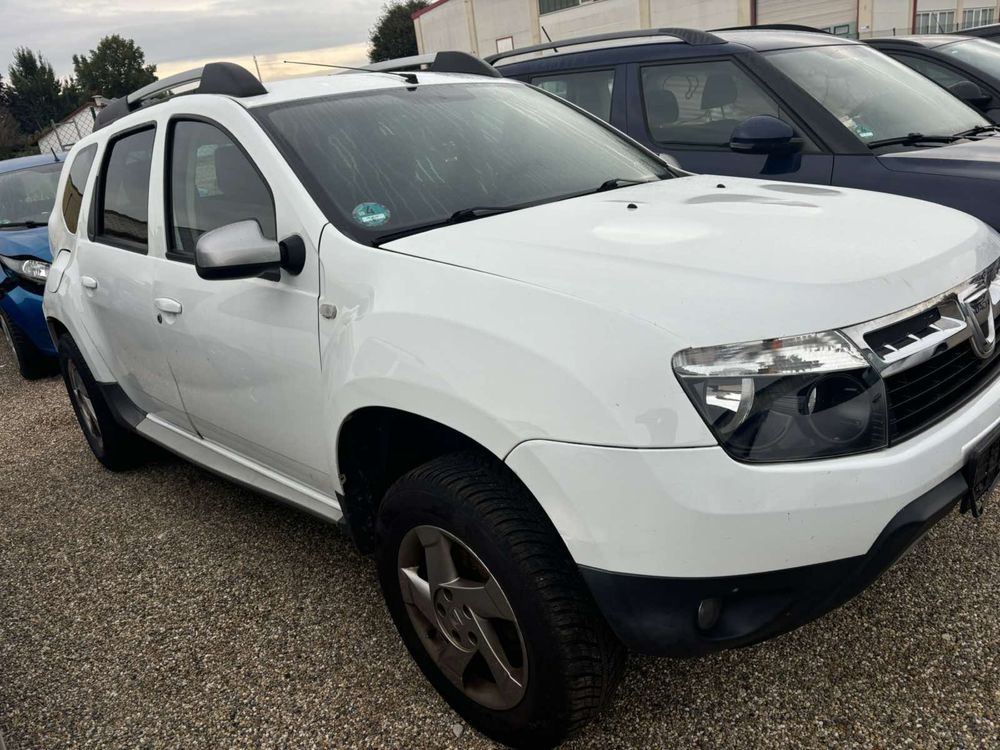 На части DACIA DUSTER 1.6i бензин 2014год