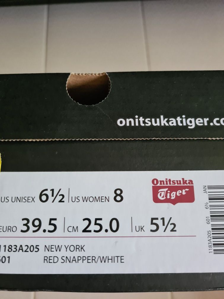 Дамски маратонки Asics  номер 39,5