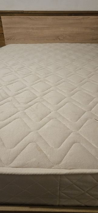 Спалня с матрака