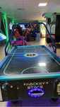 Vand 2 jocuri de baschet si 2 air hokey