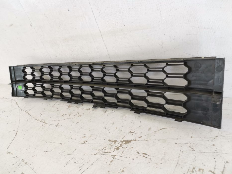 Долна решетка Шкода Октавия 3 / Skoda Octavia 3 [фейслифт] [ - ] Ориги