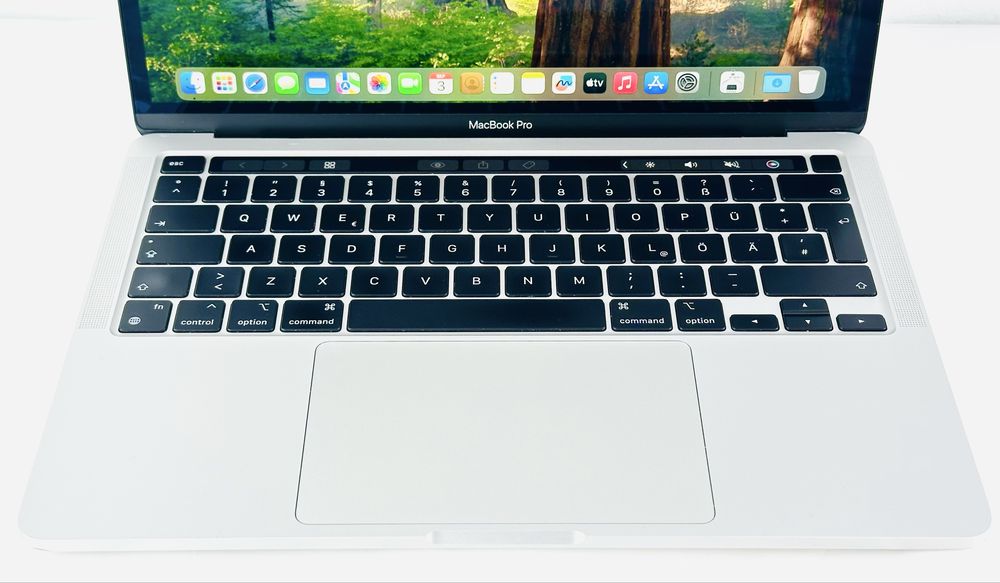 Apple MacBook Pro 13" M1 8RAM 256GB Touch Bar Перфектен! Гаранция! — миниатюра 3
