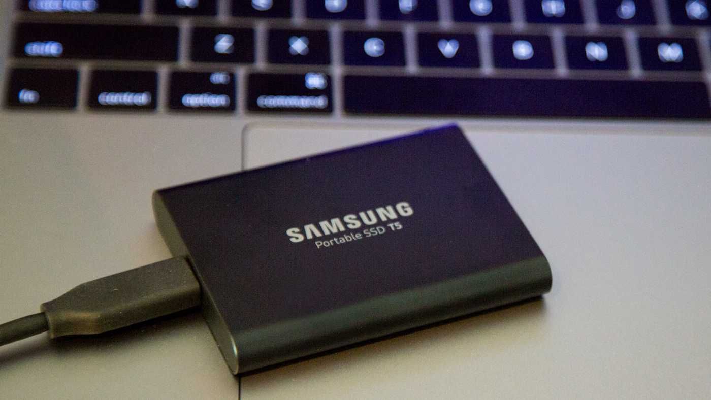 Продавам кутии зa преносим диск Samsung SSD T5