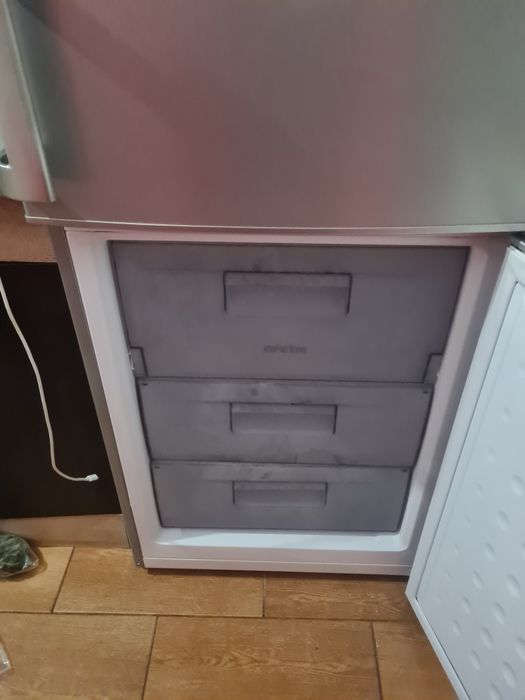 Vând combina Arctic No Frost ,pt piese de schimb