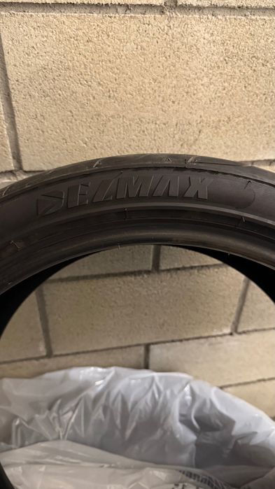 4 гуми 245/40R20-Joyroad Sport RX6 и 275/35R20-Delmax Ultima Sport
