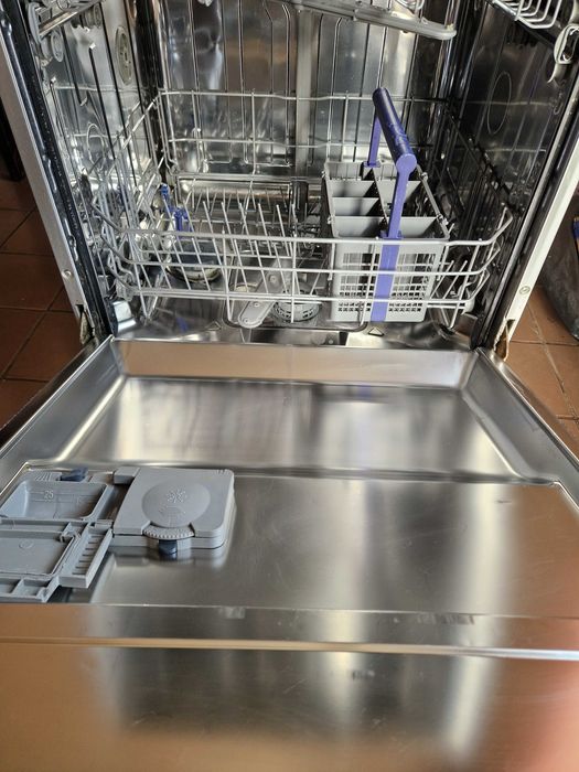 Продавам съдомиялна машина  Beko