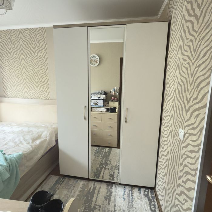 Продам спальный гарнитур