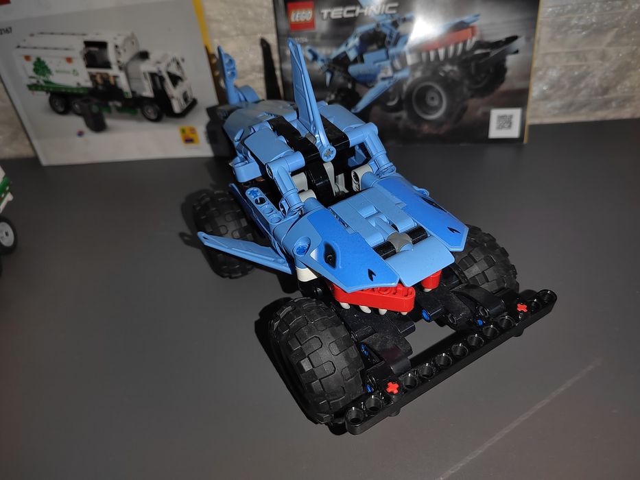 LEGO TECHNIC 42167 И 42134