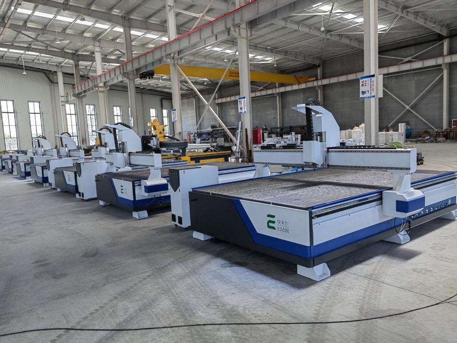 Фрезерные станки с ручной сменой  инструмента с ЧПУ