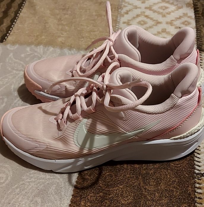 Маратонки nike 39 номер