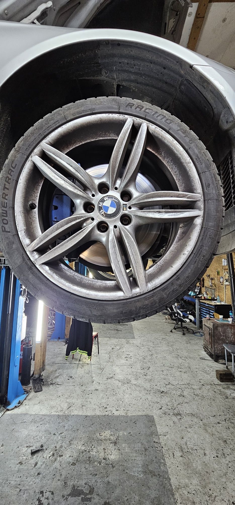Dezmembrez Bmw 530d 258cp