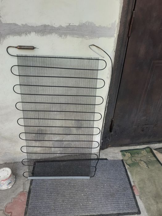 Продам решётку холодильника с фильтром новое.