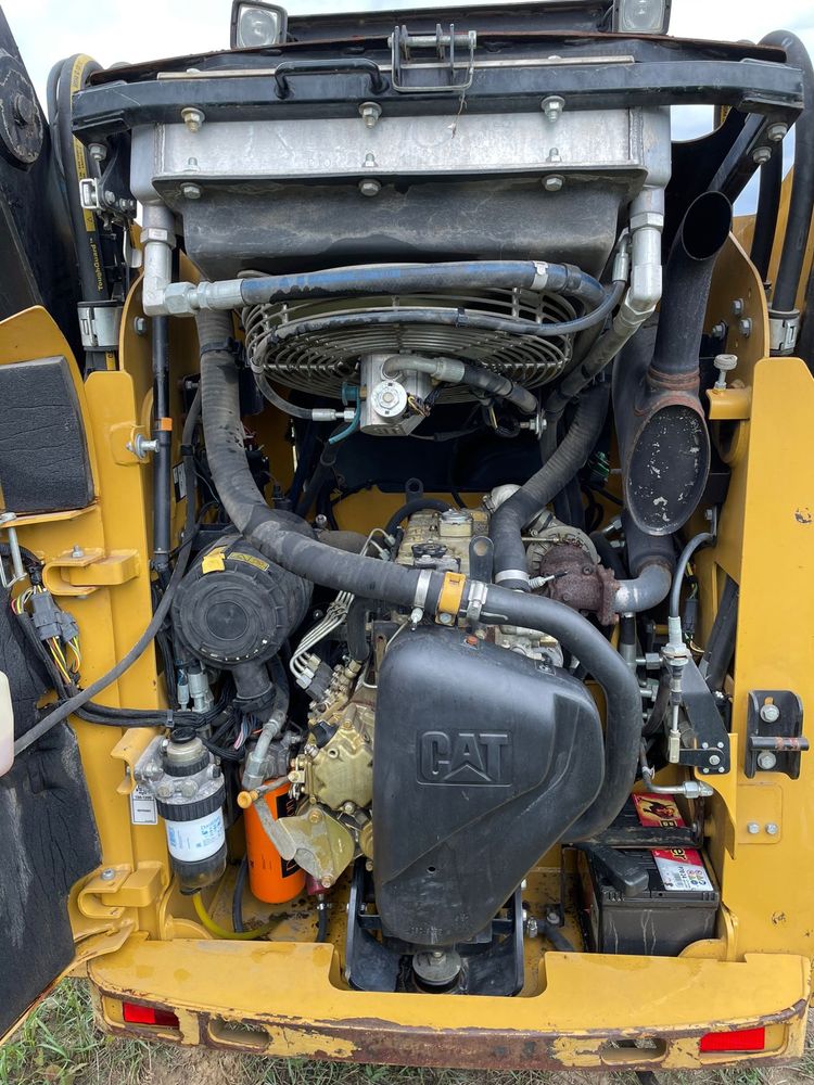 Caterpillar 242b2 miniincarcator bobcat  2010