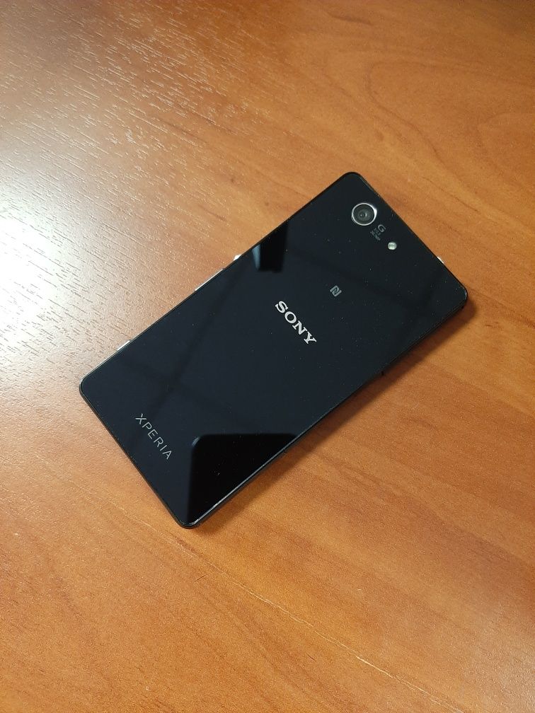 Продам смартфон Sony Xperia Z3 Compact