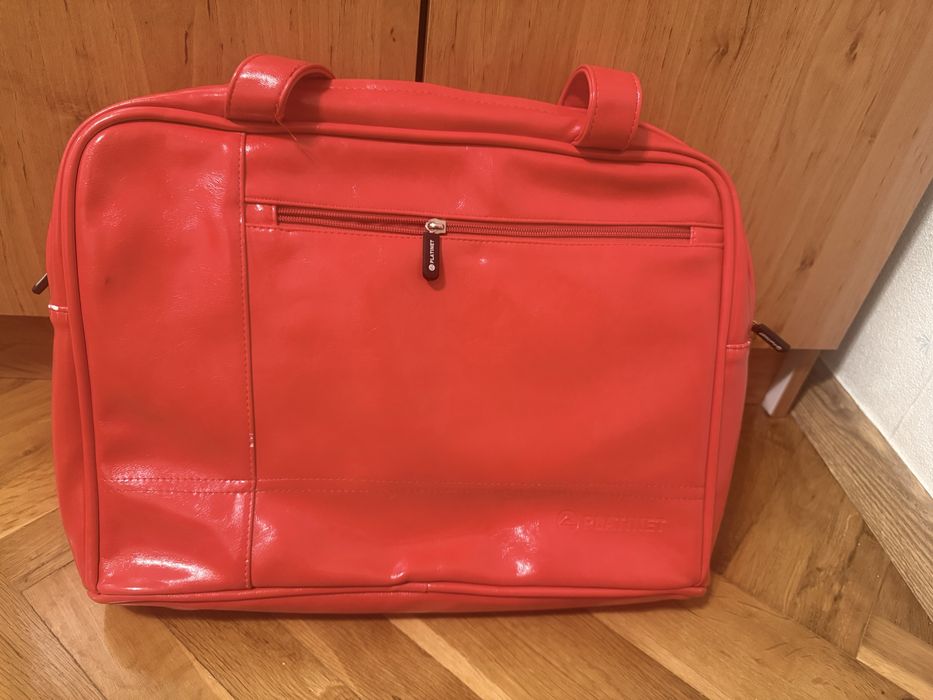 Чанта за лаптоп в червено
