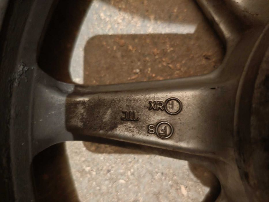 Продавам зимни гуми с джанти  4Х108/16 за Citroen C4/ Peugeot