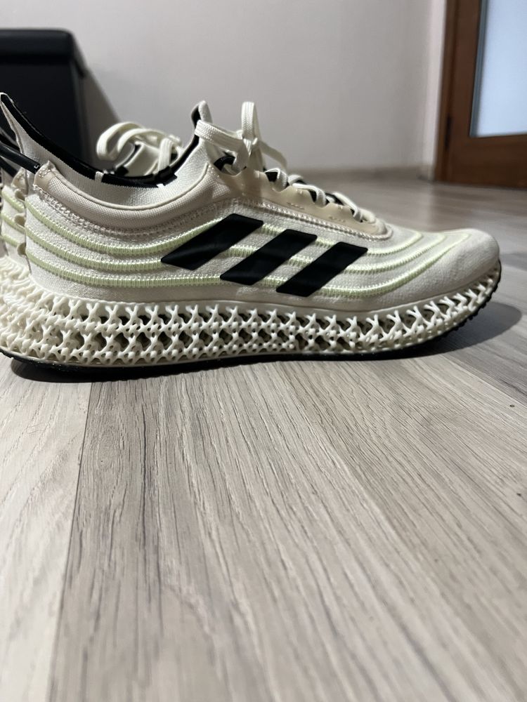 Adidas обувки 44 2/3 номер