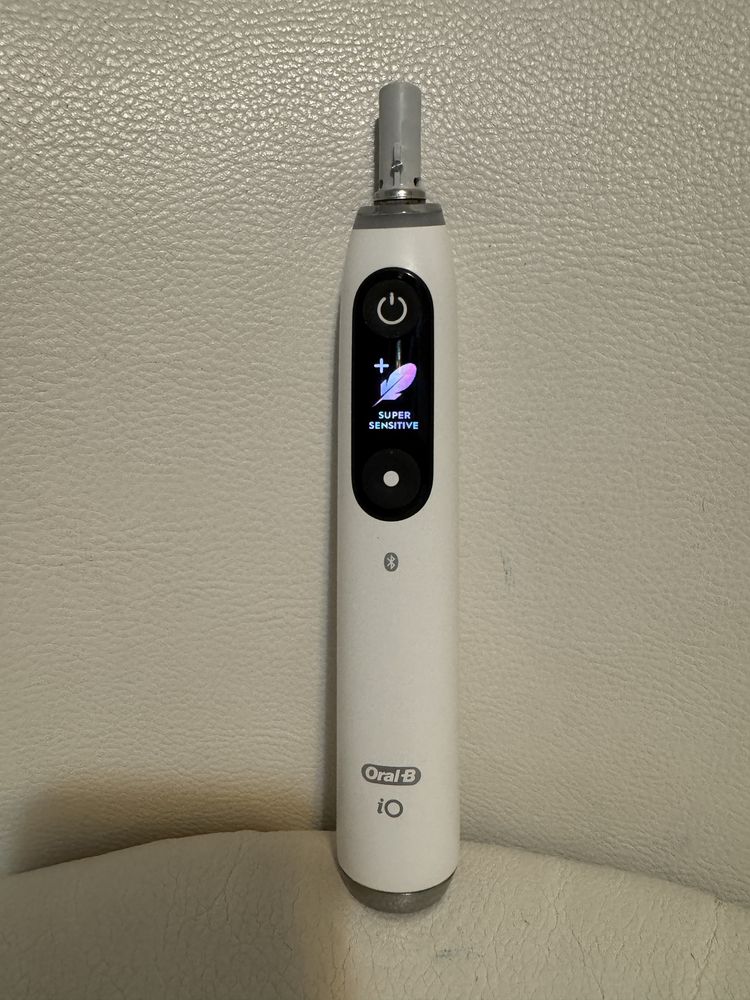 Periuta Oral B io9 White