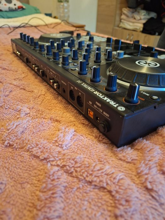 Consola Traktor kontrol S4 în stare perfecta