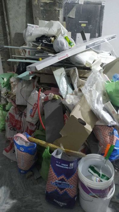 9 этаждан мусор олиб тушиш керак мошинага. 4-5 куб (лифт йук)