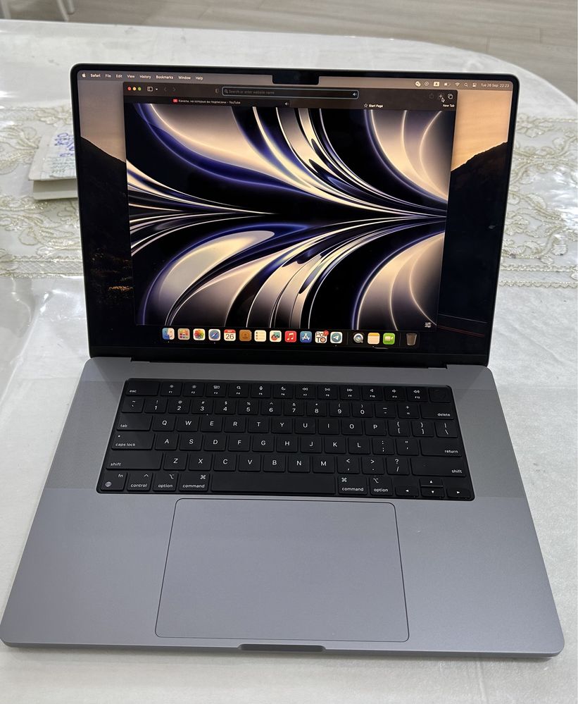 Apple MacBook Pro 16inch M2Pro (16/1tb)