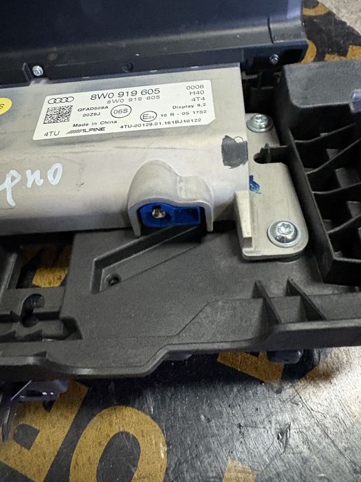 Audi a4 b9 2.0tdi монитор дисплей