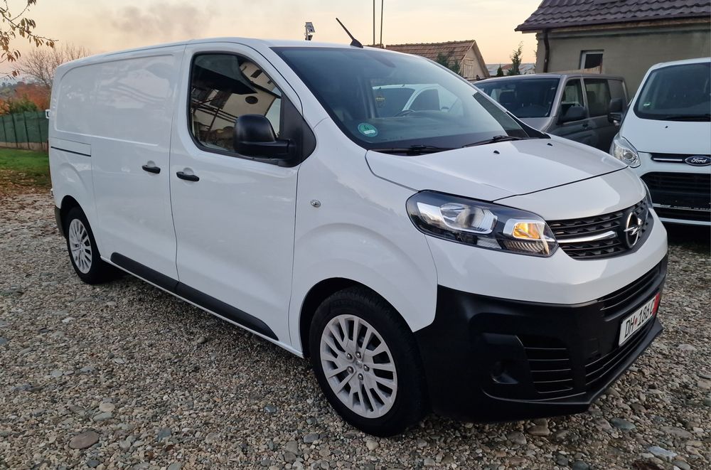 Opel vivaro 2019 1.5diesel 120CP dotat toll valabil