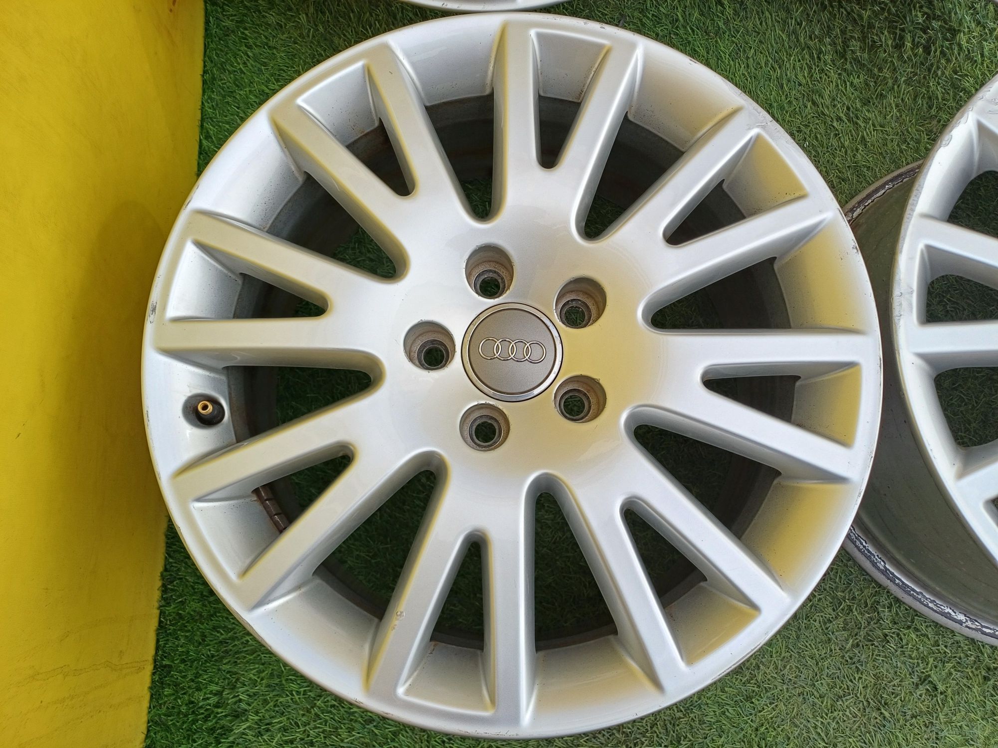 Диски R17 5x112 на Audi и другие.