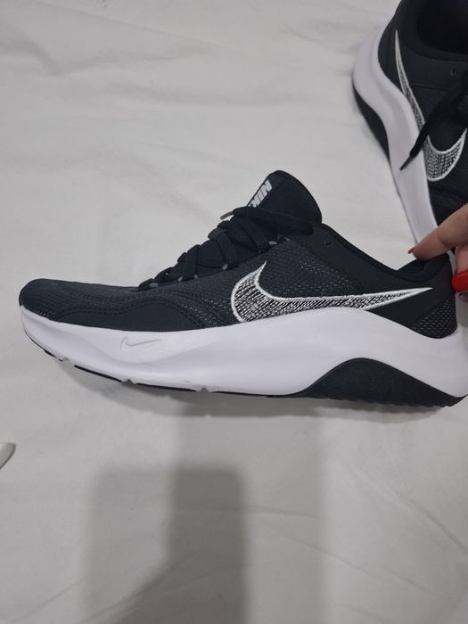 Adidasi nike mărimea 40