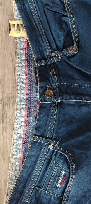 ANDROMEDA Jeans. Arginal