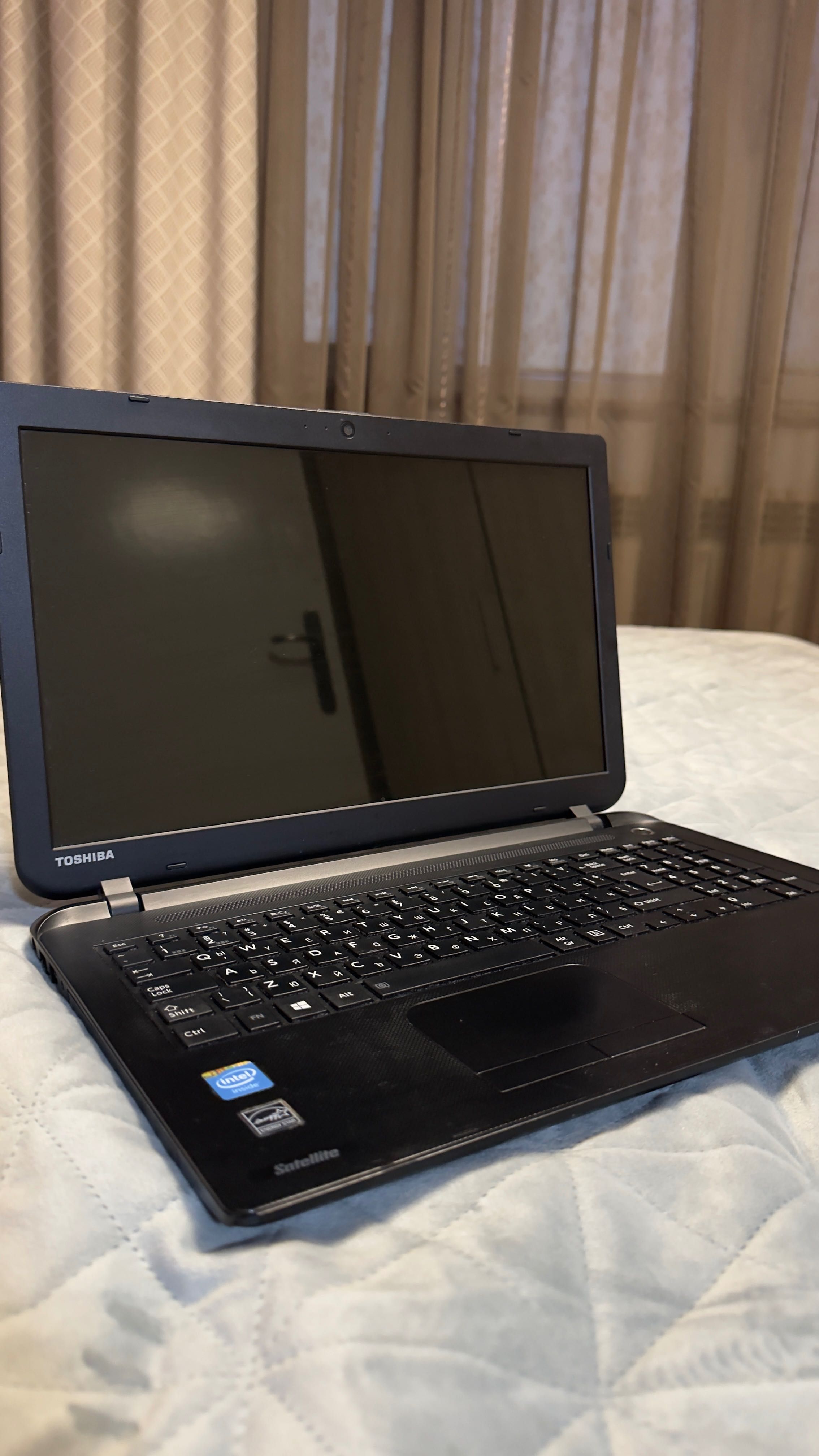 Лаптоп Toshiba Satellite C50-B-14Z с оригинално зарядно