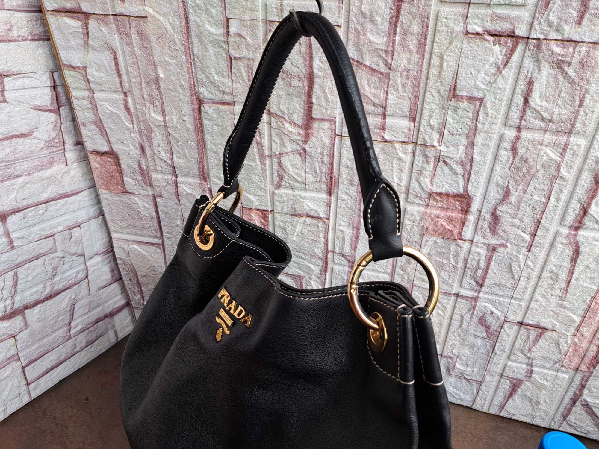 дамска чанта Prada,черна кожена торба-естетсвена кожа