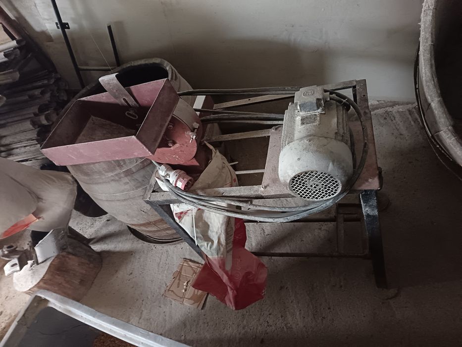 Moara trifazata cereale