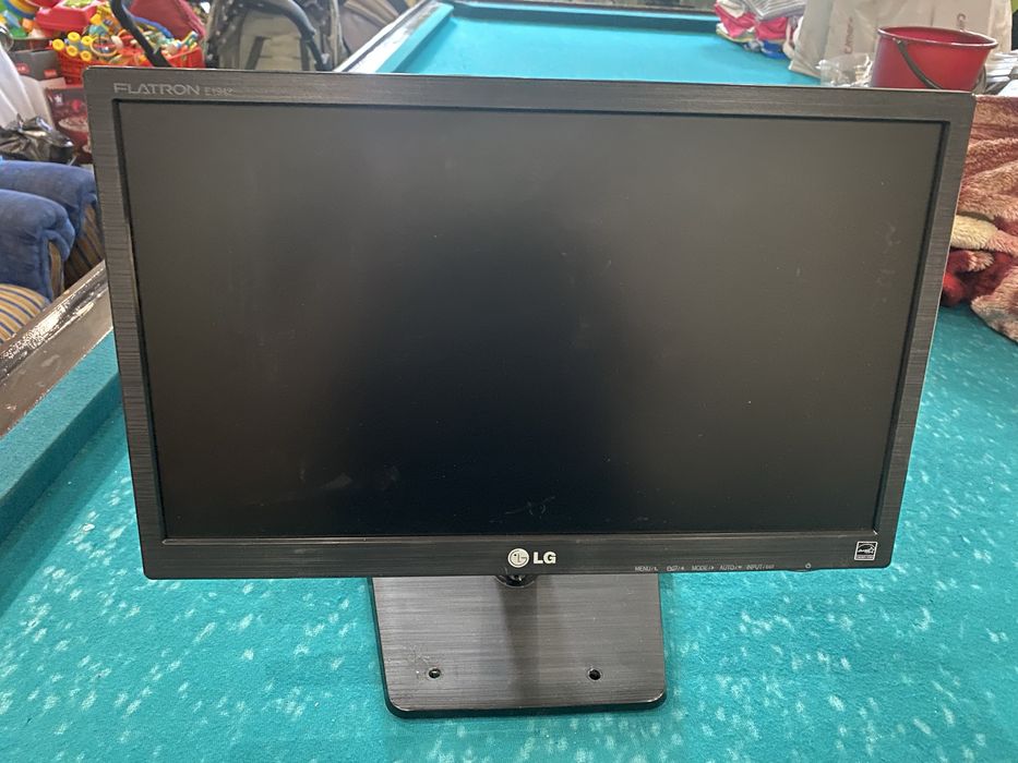 Монитор LG