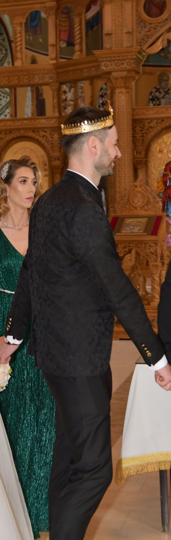 Vând costum de ginere