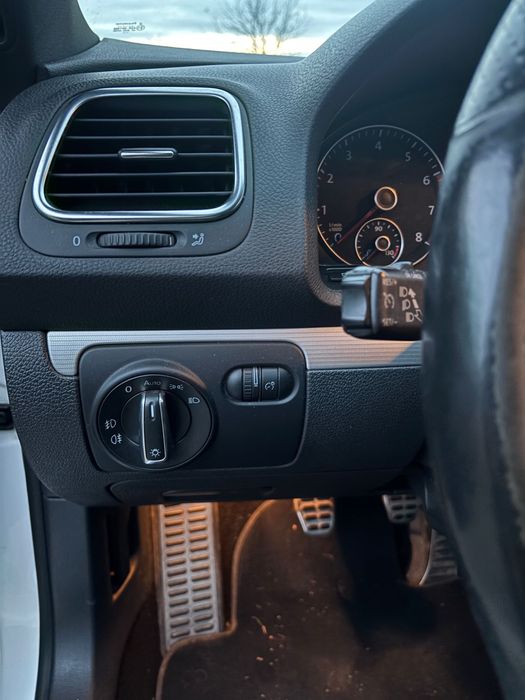 VÂND Volkswagen Scirocco 2010