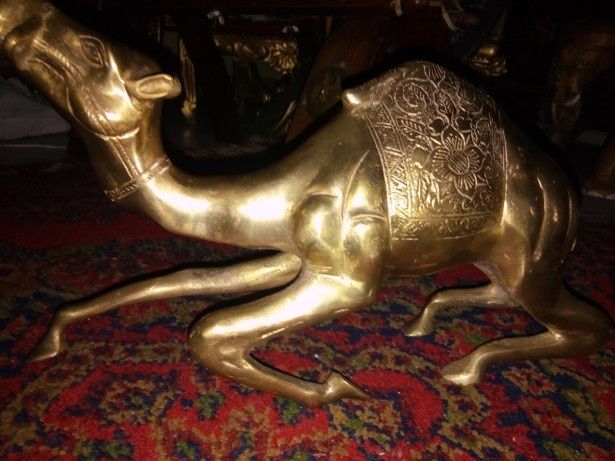 Cămilă , sculptura din bronz