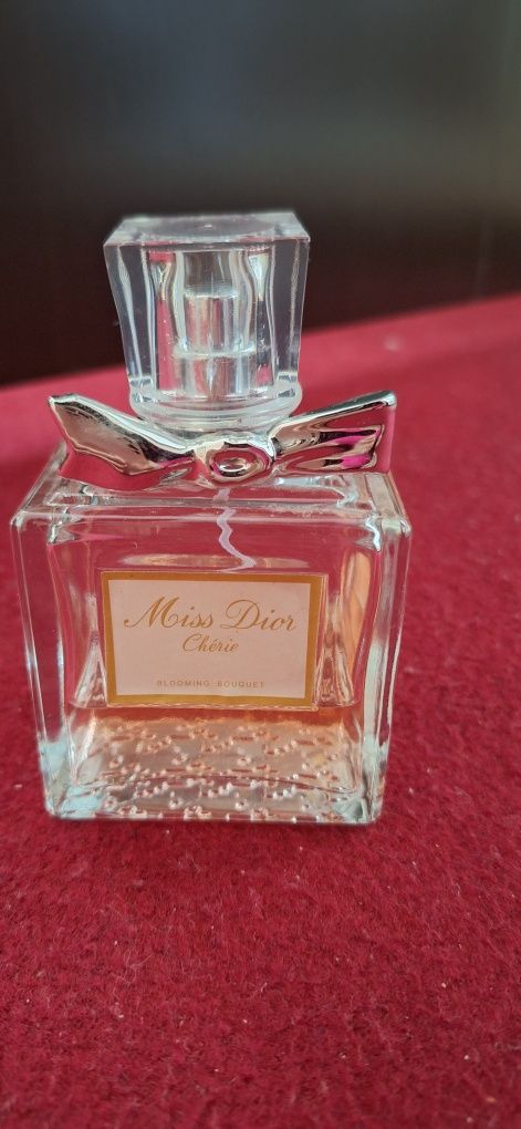 Atir parfyum Miss Dior